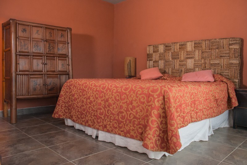 A metros de la huella, 4 suites con piscina y parrillero